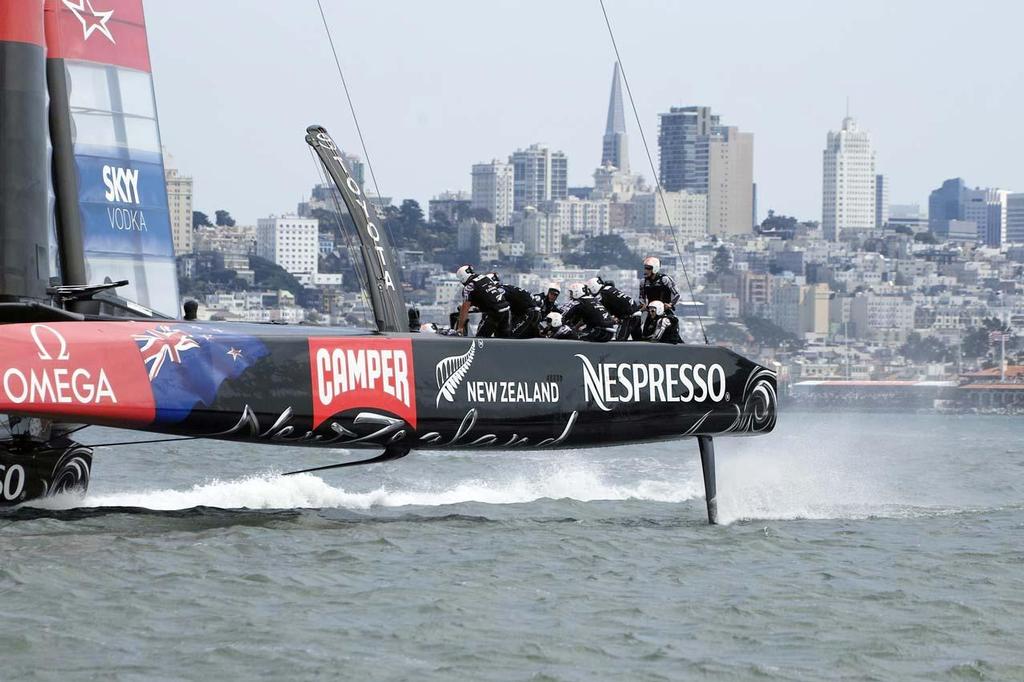 Emirates Team New Zealand during race 5 on day 3 of the 34th America’s Cup © Chuck Lantz http://www.ChuckLantz.com