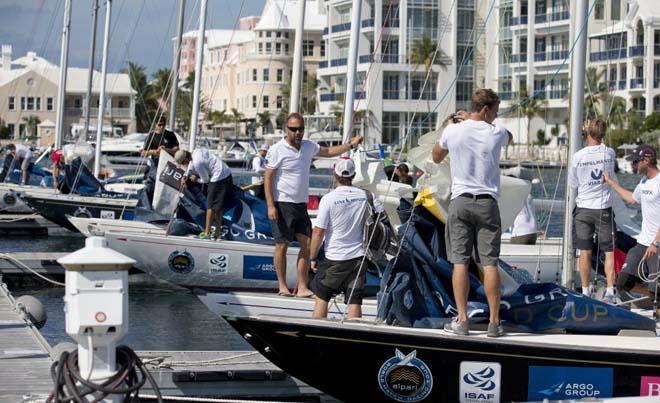 Crews prepare for the Practice Day at the Argo Gold Cup, Bermuda, part of the Alpari WMRT. ©  OnEdition / WMRT http://wmrt.com/