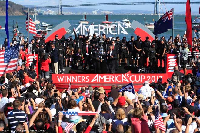 25/09/2013 - San Francisco (USA,CA) - 34th America's Cup - Oracle Team USA vs Emirates Team New Zealand, Race Day 15 © ACEA - Photo Gilles Martin-Raget http://photo.americascup.com/