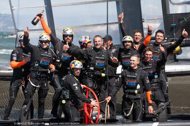 Oracle Team USA © Guilain Grenier Oracle Team USA http://www.oracleteamusamedia.com/