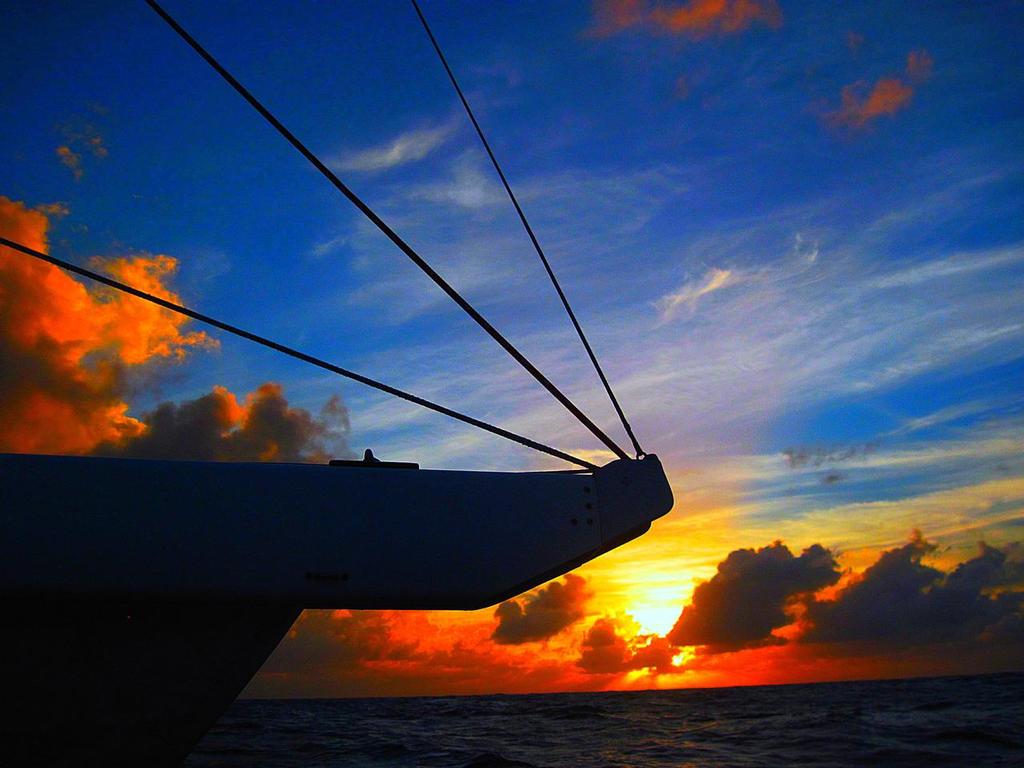 Cruising amid a beautiful sunset © Captain John Jamieson http://www.skippertips.com