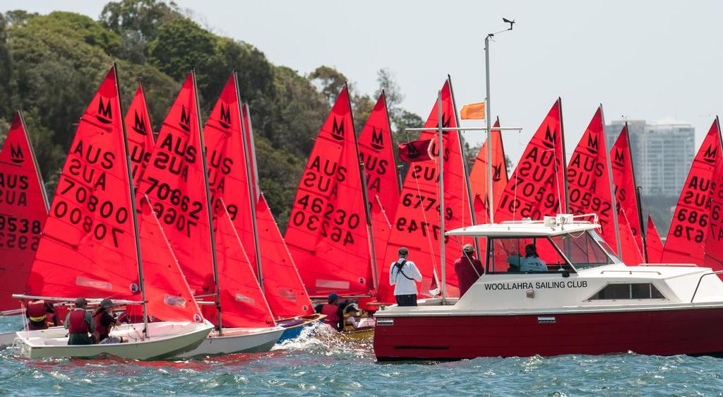 A crush developing at the boat end - start of race eight of the Mirror Australian Championships © Rob Cruse