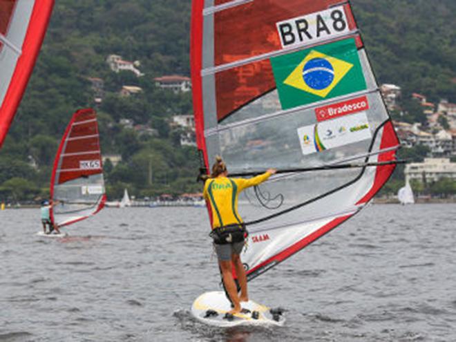 Patricia Freitas (BRA)will work up with Natalia Kosinska (NZL) during the Sailing World Cup Hyeres © Fred Hoffman http://www.cncharitas.com.br/