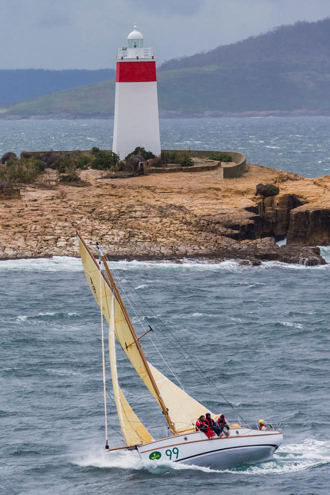 Maluka of Kermandie, Sail n: A19, Bow n: 99, Design: Ranger, Owner: Sean Langman, Skipper: Sean Langman - Rolex Sydney Hobart Yacht Race 2014. ©  Rolex / Carlo Borlenghi http://www.carloborlenghi.net