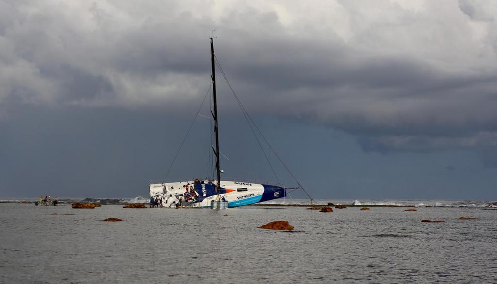 December 19, 2014. Team Vestas Wind salvage operation begins in St Brandon Island - Mauritius. © Shane Smart/Volvo Ocean Race http://www.volvooceanrace.com