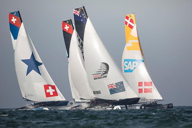 Emirates Team New Zealand blast downwind, leading the fleet - Extreme Sailing Series © Lloyd Images/Extreme Sailing Series