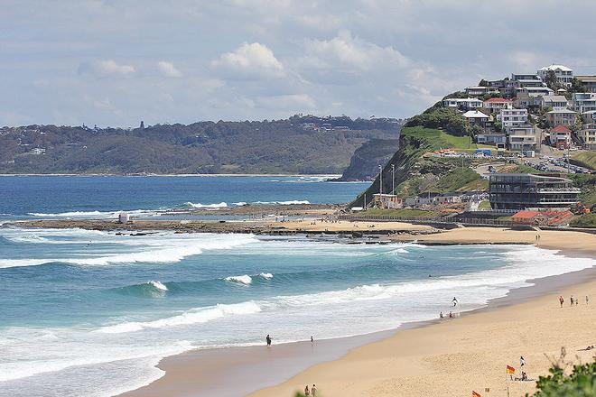 Looking to the Merewether Baths and on to Dudley. ©  John Curnow