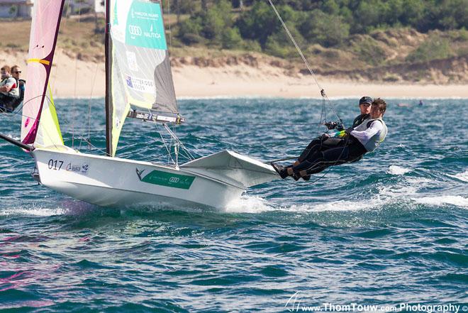 2014 ISAF Sailing World Championships, Santander - Nathan Outteridge and Iain Jensen, 49er © Thom Touw http://www.thomtouw.com
