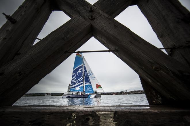 The Extreme Sailing Series 2014, Act five, Cardiff. Wales. The Wave, Muscat. Skippered by Leigh McMillan (GBR) with tactician Sarah Ayton (GBR), trimer Peter Greenhalgh (GBR), headsail trimer Kinley Fowler (NZL) and bowman Nasser Al Mashari (OMA) © Lloyd Images