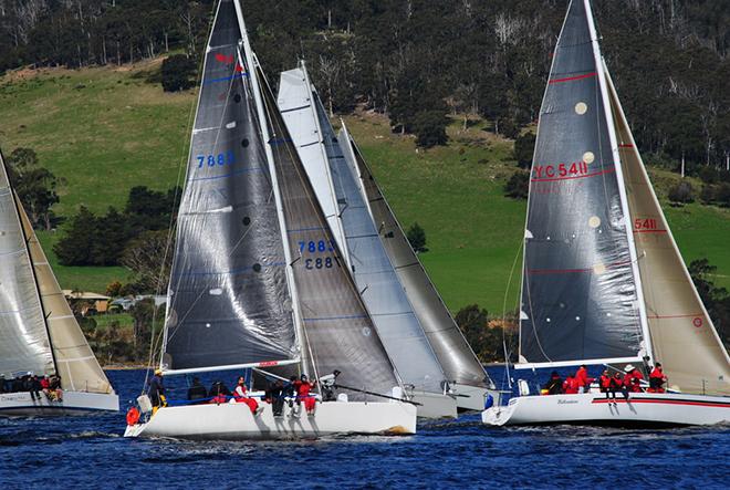 DIvision One fleet gets away in Saturday's Cock of the Huon. © Peter Campbell