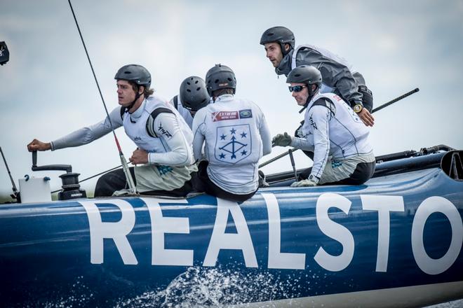 Realteam by Realstone in Cardiff, Act five, Extreme Sailing Series.  © Loris von Siebenthal http://www.myimage.ch