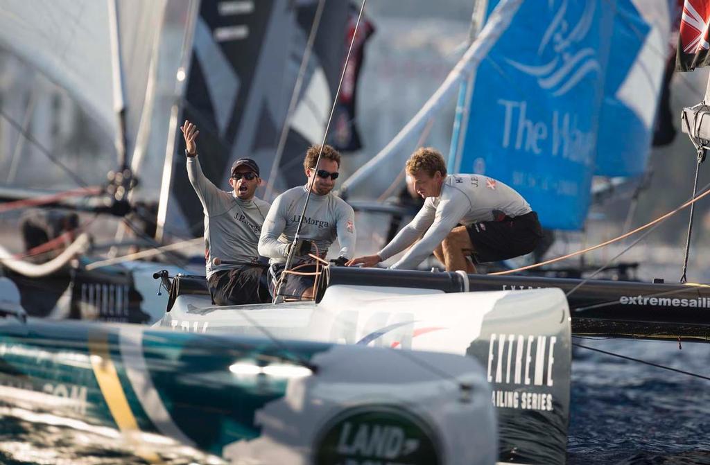 J.P.Morgan BAR's Ben Ainslie calls for water on the congested start line. © Lloyd Images/Extreme Sailing Series