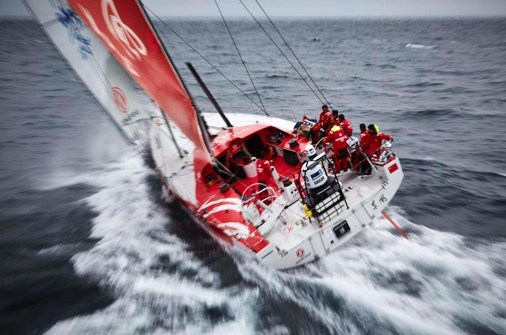 Rearview of Dongfeng ©  Benoit Stichelbaut / Dongfeng Race Team