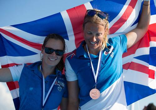 Hannah Mills and Saskia Clark win 470 Women's bronze © Ocean Images/British Sailing Team