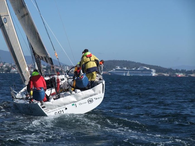 till working all the way into the finish line, as they only had a few minutes on ’Veloce’ and they wanted to ensure the result - well and truly. - Heemskirk Consolidated Melbourne to Hobart ©  John Curnow
