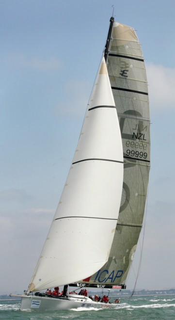 Maximus averaged almost 16 knots around the course © onEdition http://www.onEdition.com