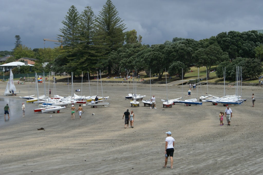 Fleet on the beach before the start of rRacing on the final afternoon of the 2007 Splash Nationals at Takapuna photo copyright Richard Gladwell www.photosport.co.nz taken at  and featuring the  class