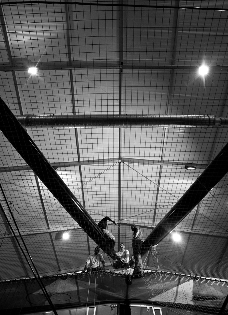 Alinghi 5 centre beams and structure © Carlo Borlenghi/ Alinghi http://www.alinghi.com