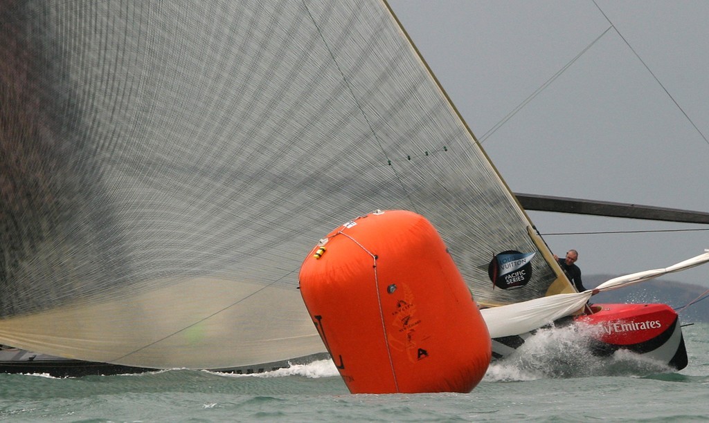 Bearing away top mark - Louis Vuitton Pacific Series photo copyright Crosbie Lorimer http://www.crosbielorimer.com taken at  and featuring the  class