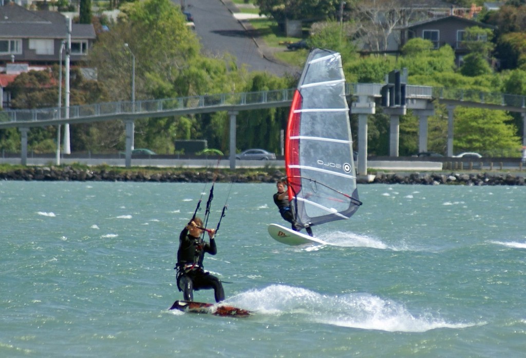According to ISAF, the Kiteboarder is not eligible for the Outright Speed Record while the boardsailer does qualify. © Richard Gladwell www.photosport.co.nz