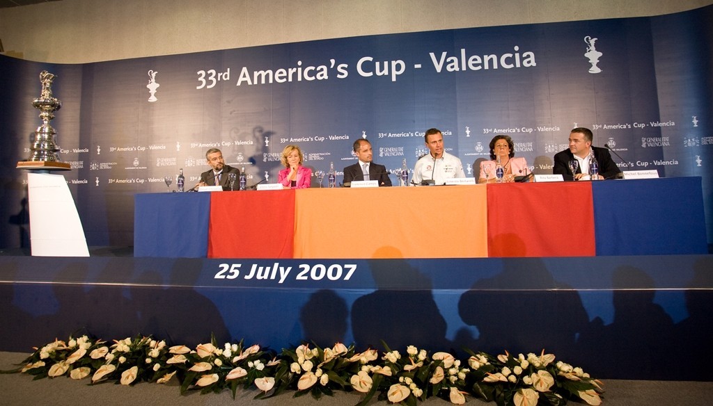 Venue announcement of the 33rd America’s Cup. ACM Press Conference. From left to right Manuel Chirivella,Elena Salgado, Spanish Minister of Infrastructure, Francisco Camps, President of Generalitat Valenciana,Ernesto Bertarelli, Alinghi Head Syndicate, Rita Barberà, Mayoress of Valencia,Michel Bonnefous, ACM President . © Ivo Rovira /Alinghi