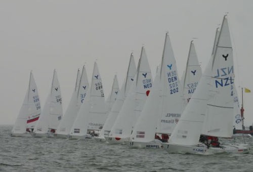 NZL holds the safe leeward position in the Yngling start © Thom Thouw/Holland Regatta http://www.thomtouw.com