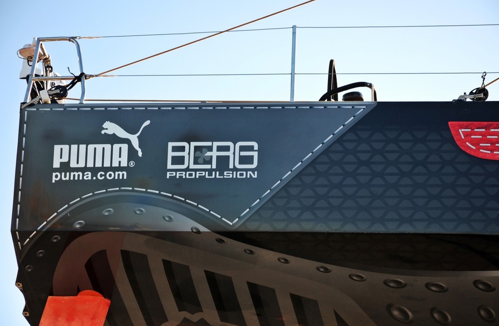 il mostro is craned back into the water in Alicante, Spain.<br />
 © Volvo Ocean Race http://www.volvooceanrace.com