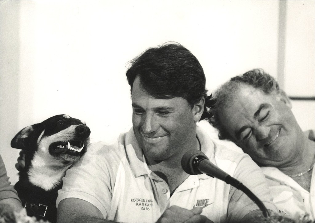 1987 America's Cup: Defending skipper, Iain Murray (AUS) with dog Cliff and team principal Kevin Parry (right) © SW
