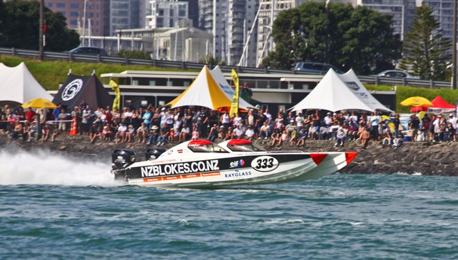 NZ Blokes win their seventh consecutive race in front of their home crowd © Cathy Vercoe LuvMyBoat.com http://www.luvmyboat.com