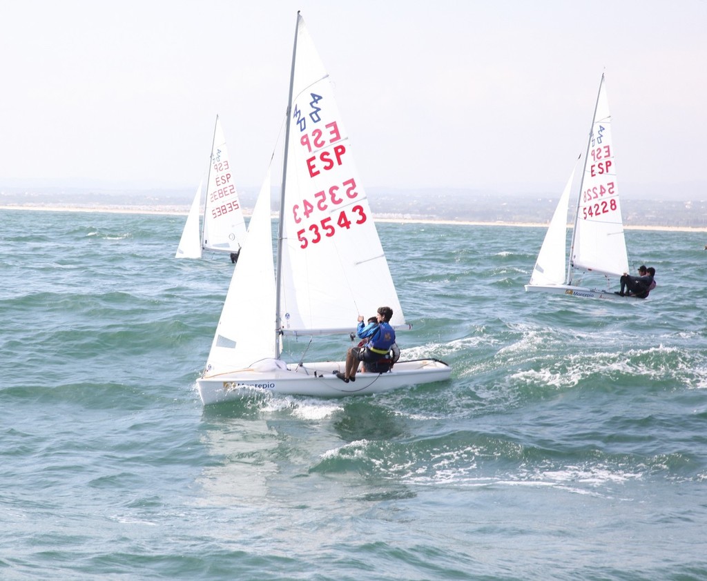 The three leading Spanish teams lead their Armada to take ther lead on Day 2   © Pedro Mora (Sonomage/ Media Consulting) - (first) Campeonato Ibérico 420 / Iberian 420 Championship 2011 photo copyright Pedro Mora taken at  and featuring the  class