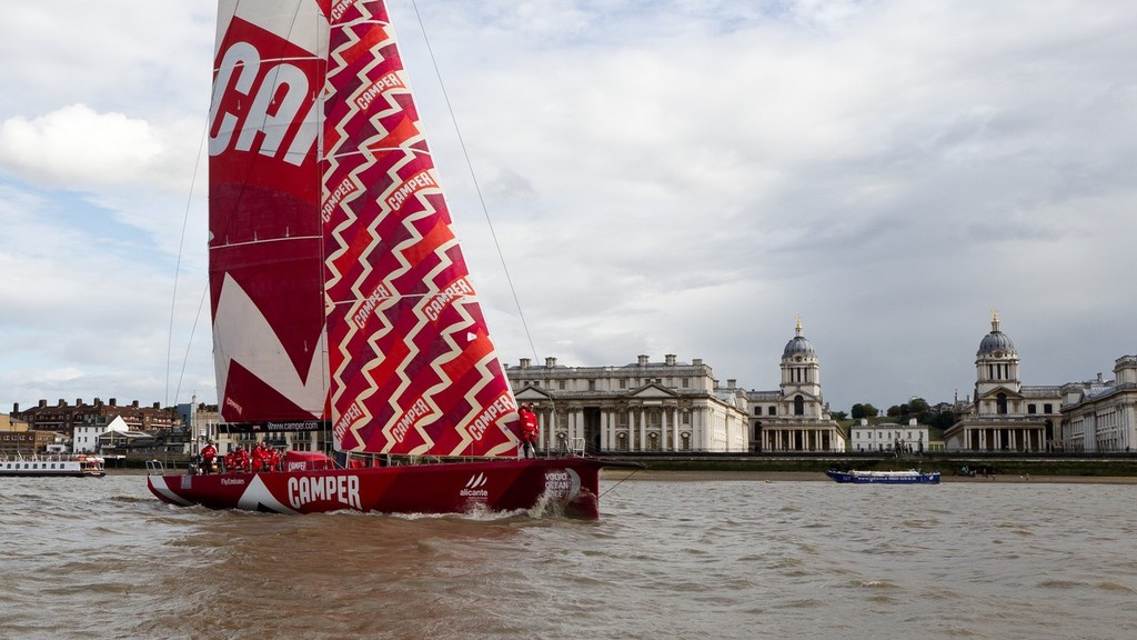 England, London. 5th September 2011. CAMPER with Emirates Team New Zealand sail up the River Thames, past the University of Greenwich and the National Maritime Museum. © Ian Roman/Volvo Ocean Race http://www.volvooceanrace.com