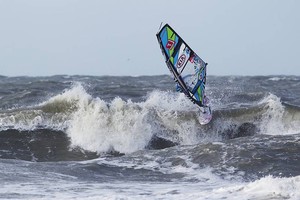 Frontside wave ride from Traversa - PWA KIA Cold Hawaii World Cup 2011 Day 3 photo copyright PWA World Tour http://www.pwaworldtour.com taken at  and featuring the  class