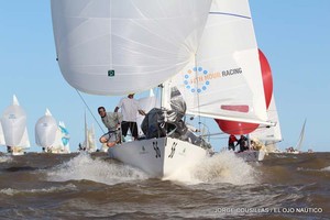 J/24 World Championship 2011 Day 2 photo copyright Jorge Cousillas – El Ojo Nautico taken at  and featuring the  class