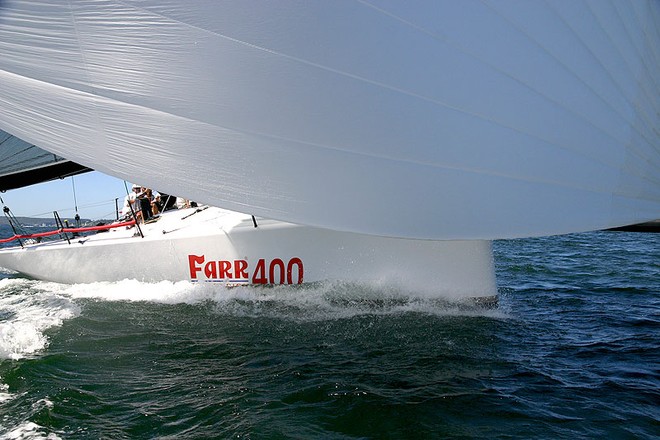 Coming to get you - You won’t see it for long before the Farr 400 flies by. - Farr 400 ©  John Curnow