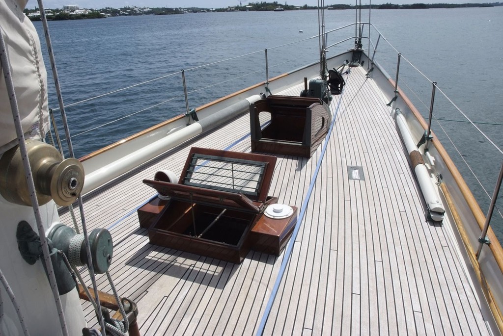 Black Watch’s clean foredeck and fine finish. © Barry Pickthall/PPL http://www.pplmedia.com