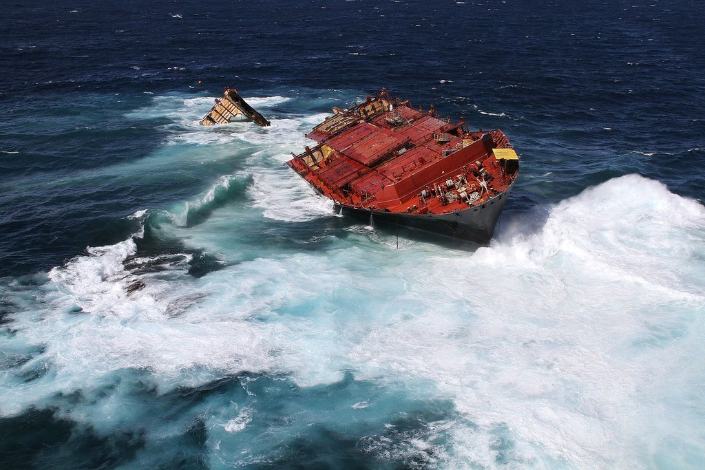 MV Rena being pounded by 7-10 metre seas on the Astrolabe Reef, 4 April 2012 © Maritime NZ www.maritimenz.govt.nz