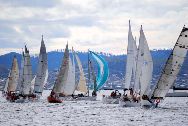 Crowded starting line for Group 2. ©  Andrea Francolini Photography http://www.afrancolini.com/