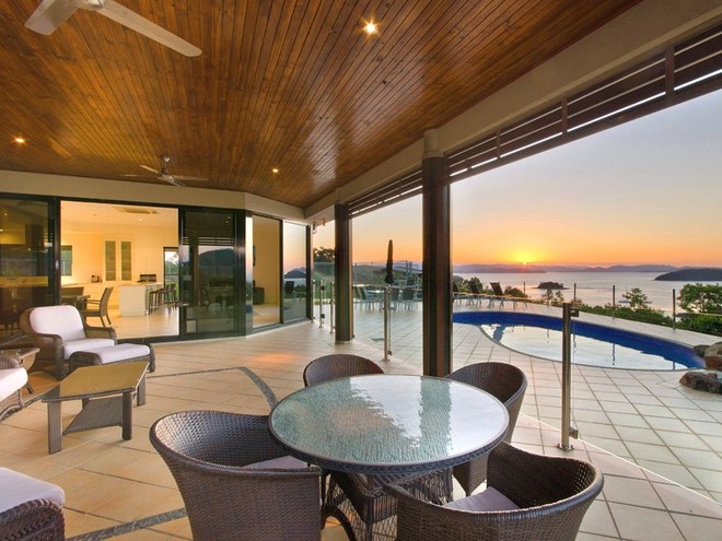 You will love the enormous entertaining area and views at Sunset Point. © Kristie Kaighin http://www.whitsundayholidays.com.au