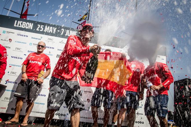 June 6,2015. MAPFRE take first place in the In-Port race in Lisbon.  © Maria Mui–a / MAPFRE