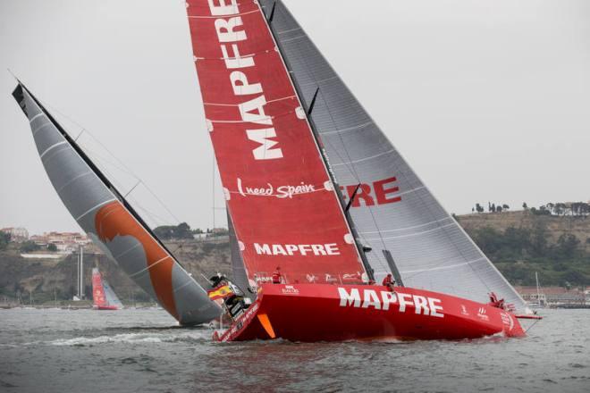 MAPFRE and Team Alvimedica during the start of leg 8. - Volvo Ocean Race 2015 © Maria Mui–a / MAPFRE