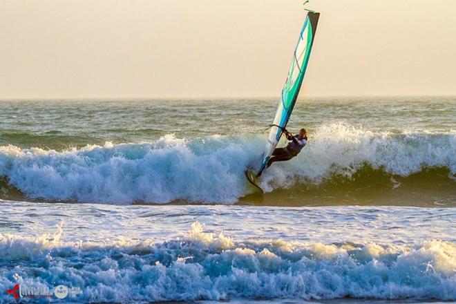Reed Nelson wave - 2015 Santa Cruz Windsurfing Festival © American Windsurfing Tour