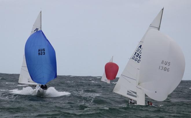 Matt Chew (923) and Cameron Miles (1306) riding the ocean swell in the 2013 Etchells Australasian Championship. © Tracey Johnstone