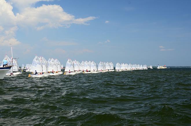 A clean 93-boat start at the USODA National Championship in Pensacola, FL. © Talbot Wilson