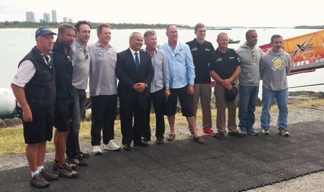 Gold Coast Mayor Tom Tate (centre) with National Director of Australian Powerboat Racing Russell Embleton (fifth from right) and some of the teams competing in this weekend’s XCAT Gold Coast GP © Karien Jonckheere