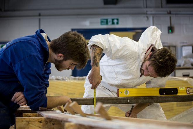 Apprentices from Southampton City College building the Docking RIBS © Aquazoom/Ronan Topelberg