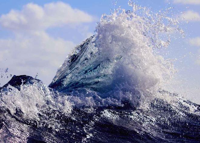 Annika captures the waves © Annika Fredriksson / Ocean Crusaders