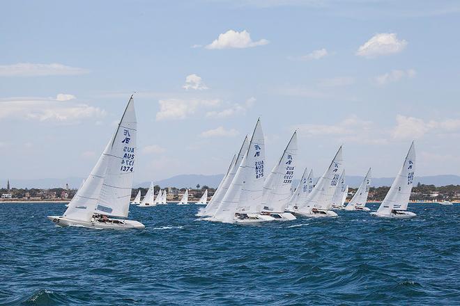 Shortly after the start and the traditional Etchells left/right split becomes obvious. - 2016 Etchells Australian Championship ©  John Curnow