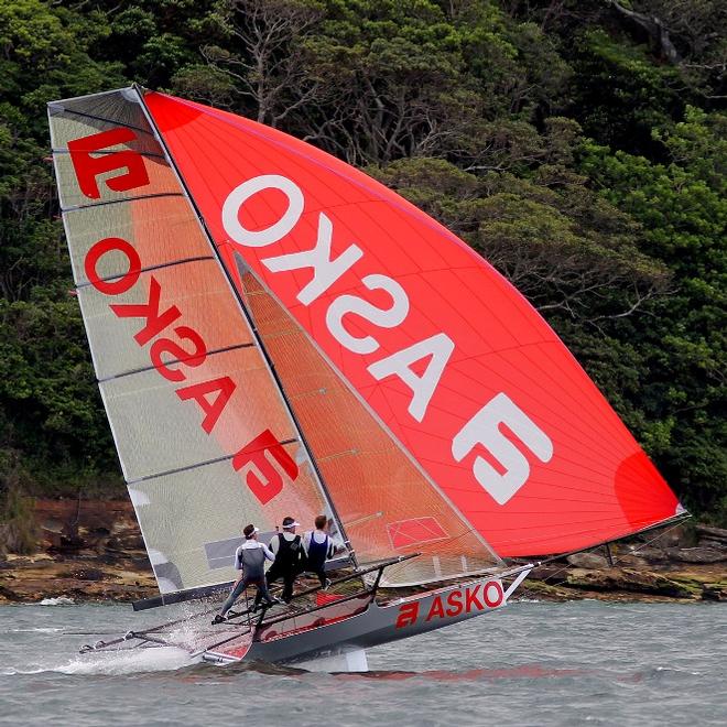 Asko Appliances team drive the skiff hard in a South East breeze - 2016 JJ Giltinan 18ft Skiff Championship © Frank Quealey /Australian 18 Footers League http://www.18footers.com.au