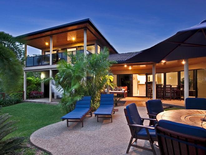 The Palms - Two storey luxury holiday home with pool table + outdoor dining © Whitsunday Holidays http://www.whitsundayholidays.com.au
