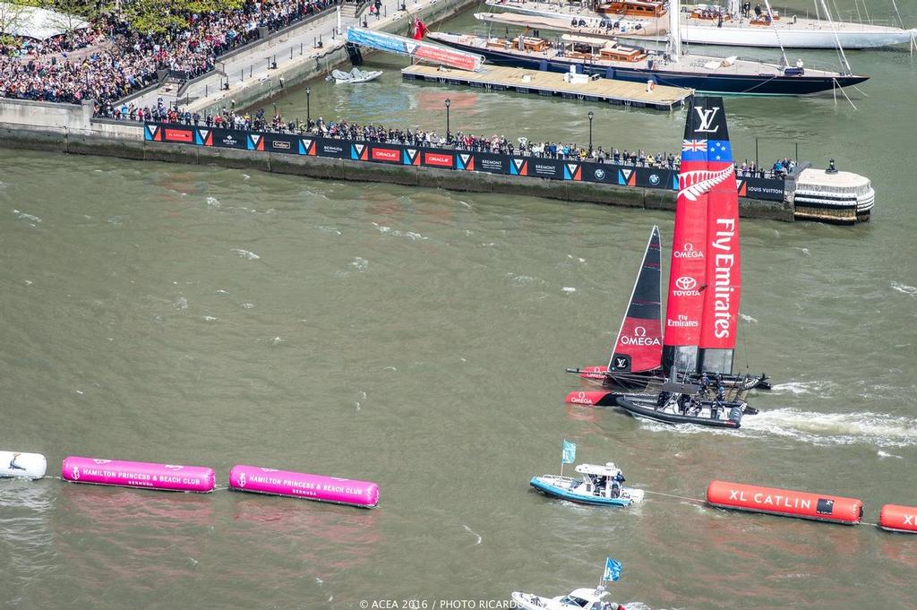 Emirates Team New Zealand sail past the huge crowd having just won the Louis Vuitton America's Cup World Series New York © Emirates Team New Zealand http://www.etnzblog.com
